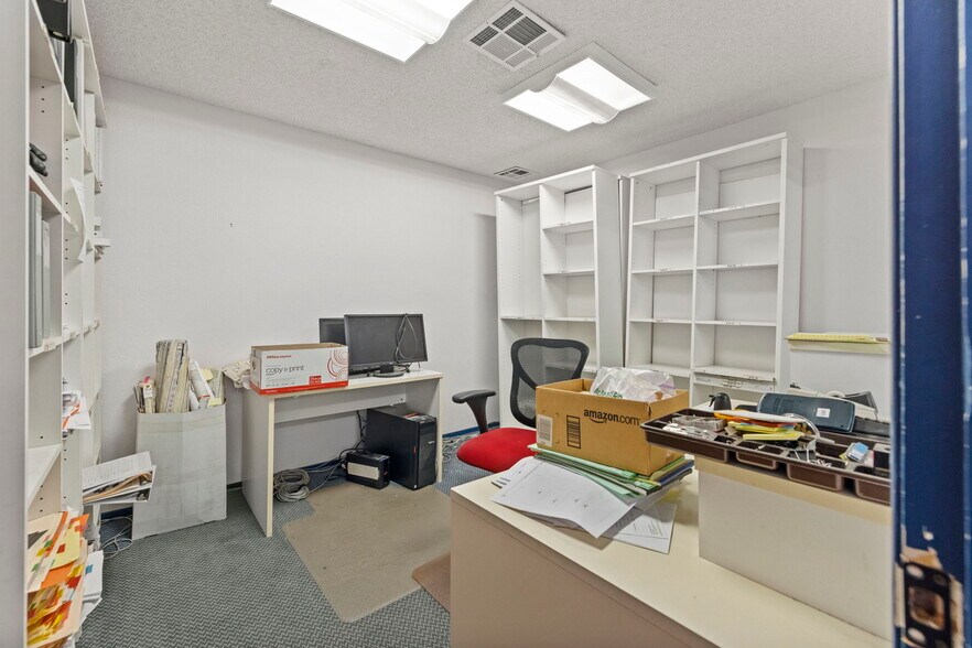 More Photos Of 1606 W Mineral King Ave, Visalia Office For Sale