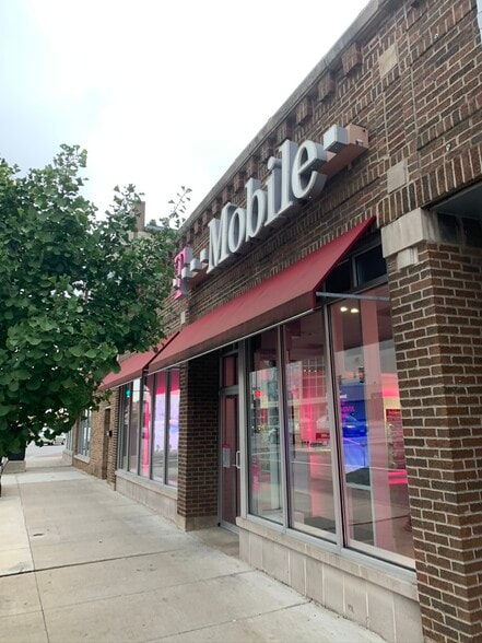 More Photos Of 4801-4821 W Irving Park Rd, Chicago Storefront Retail Office For Lease