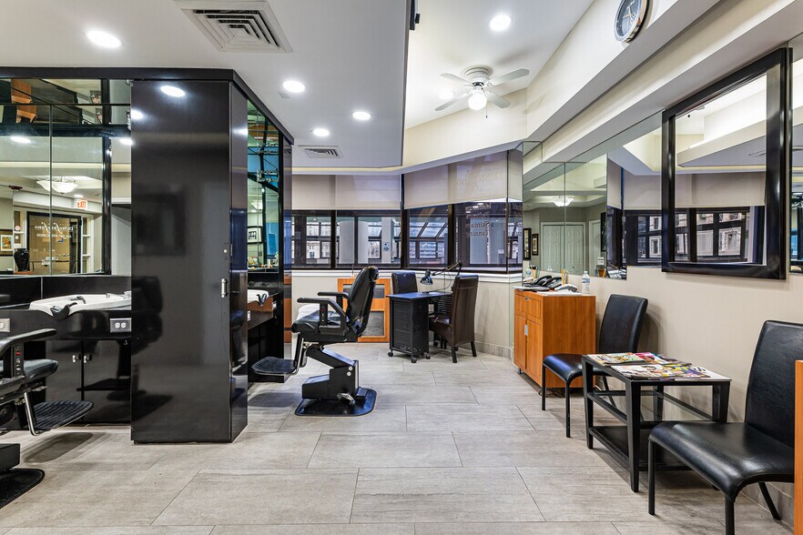 More Photos Of 405 N Wabash Ave, Chicago Office For Sale