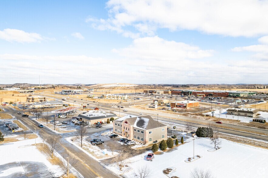 More Photos Of 435 Village Walk Ln, Johnson Creek Office For Lease