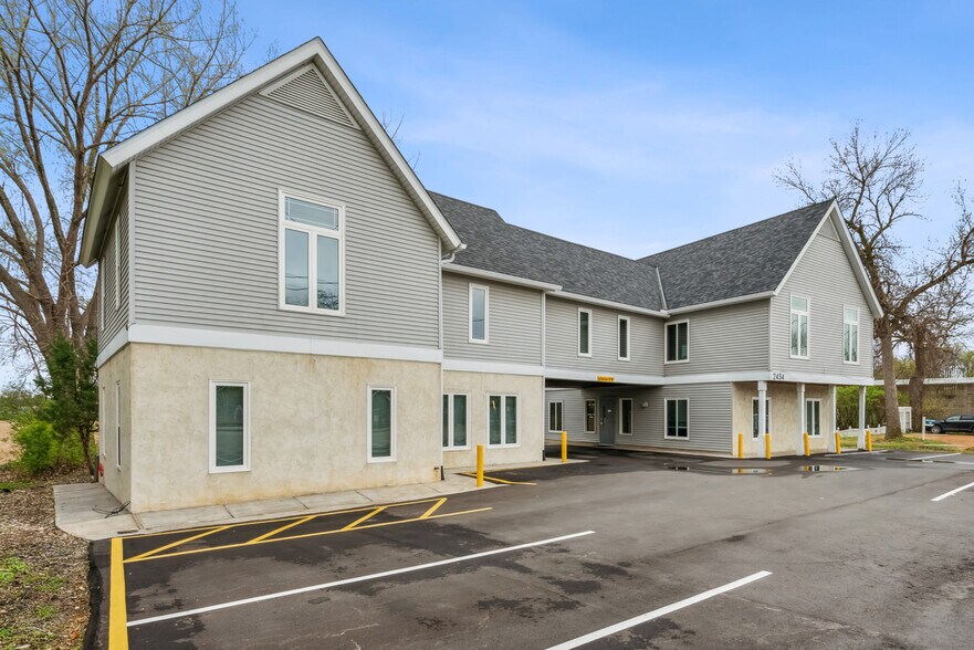 More Photos Of 2434 Commerce Blvd, Mound Office For Sale