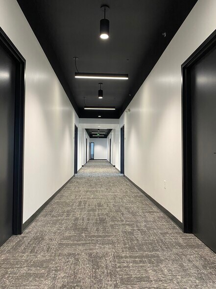 More Photos Of 504 Broadway St, Alexandria Storefront Retail Office For Lease