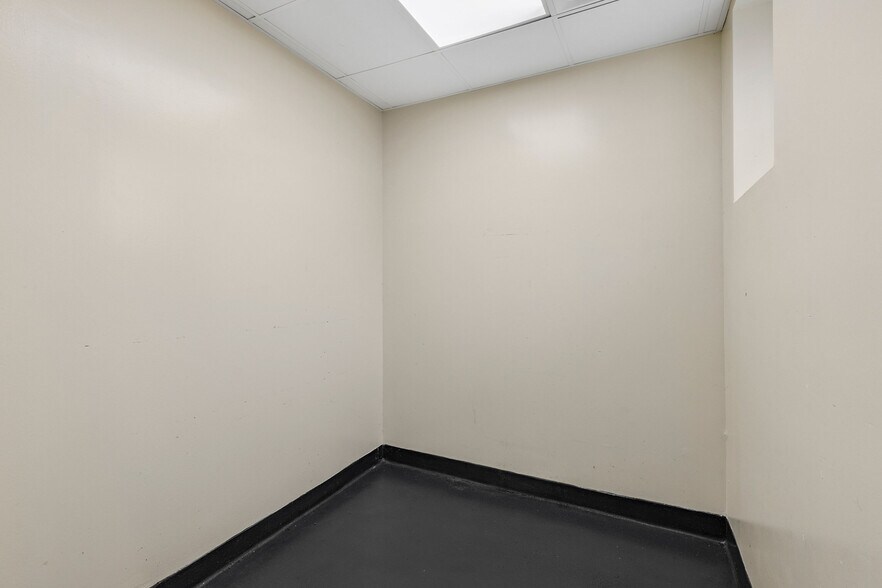 More Photos Of 102 N Rogers St, Aberdeen Restaurant For Sale