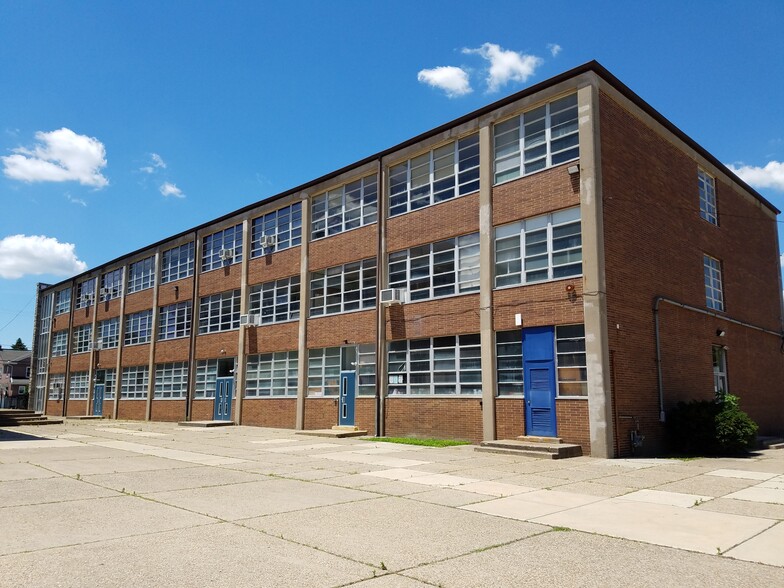 Primary Photo Of 501 Belmont Ave, Folsom Schools For Sale