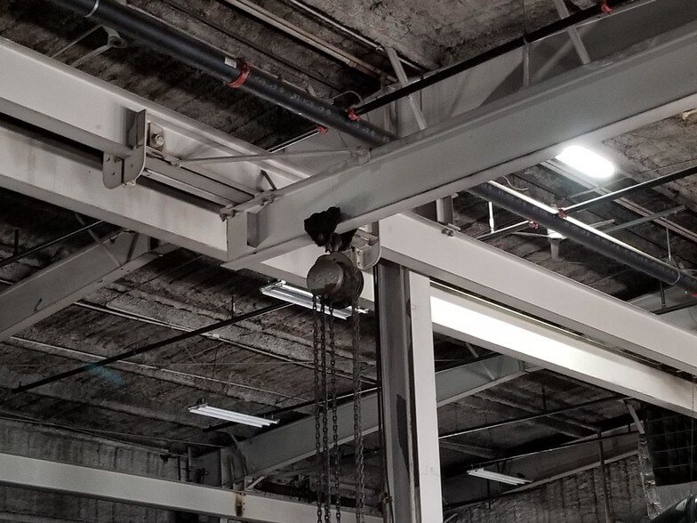 More Photos Of 310 W 162nd St, South Holland Manufacturing For Lease