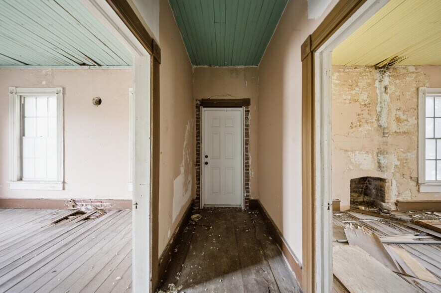 More Photos Of 120 N Main St, Bushnell Office Residential For Sale