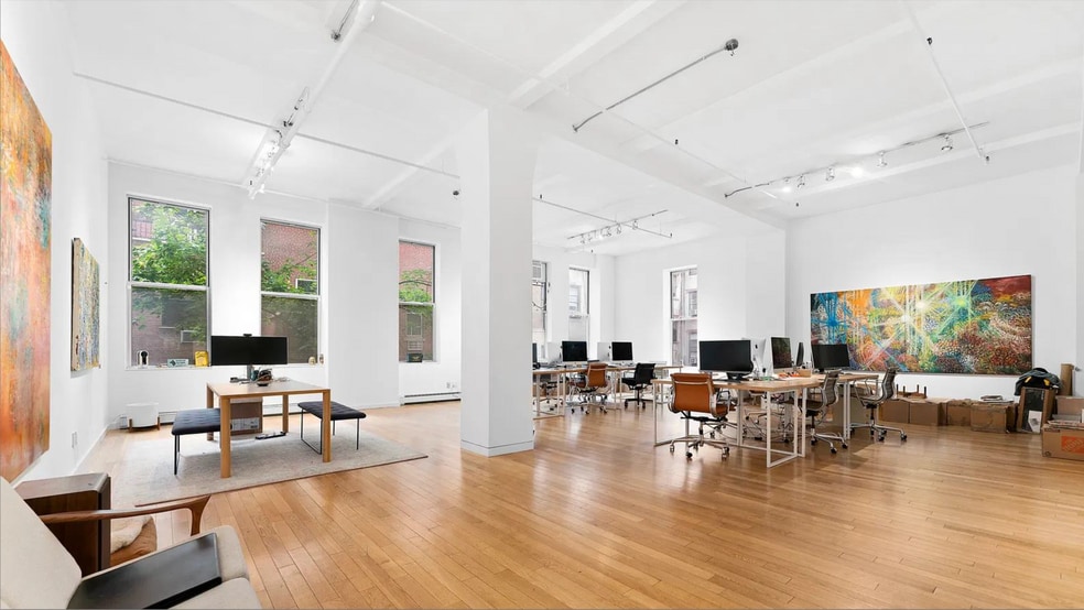 More Photos Of 40-42 W 17th St, New York Apartments For Lease