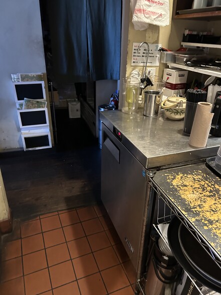 More Photos Of 22733-22833 Hawthorne Blvd, Torrance Storefront For Lease