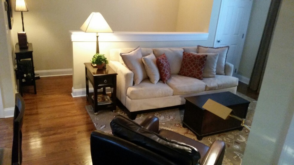 More Photos Of 152 Magnolia Ln, Middletown Veterinarian Kennel For Lease