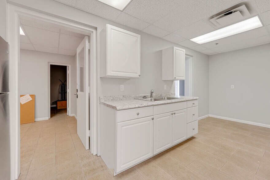 More Photos Of 3950 Ben Hur Ave, Willoughby Manufacturing For Sale