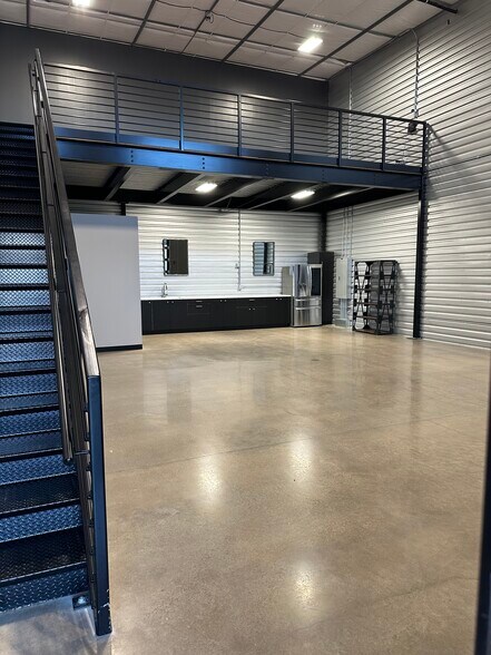 More Photos Of 529 SH 46 E, Boerne Showroom For Sale