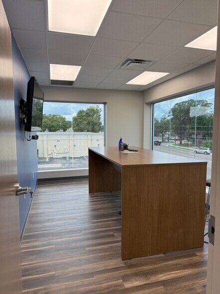More Photos Of 6404 Old Winter Garden Rd, Orlando Medical For Sale