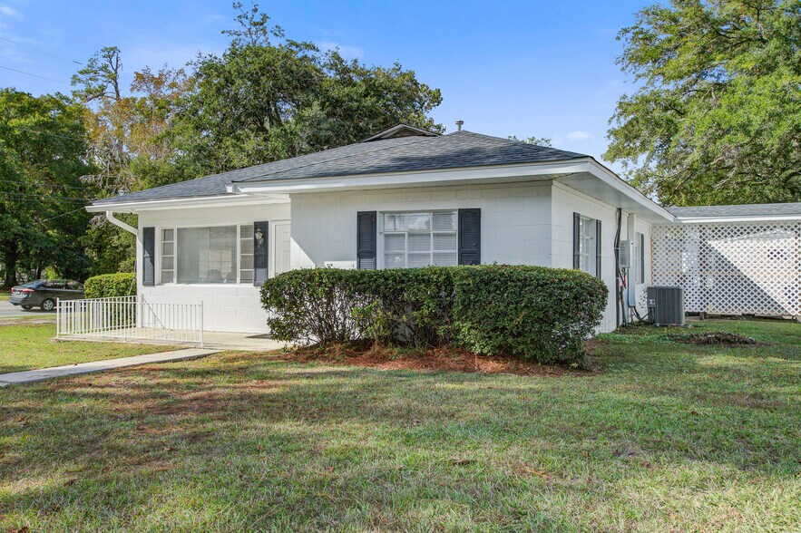 More Photos Of 500 N Pine St, Summerville Office For Sale