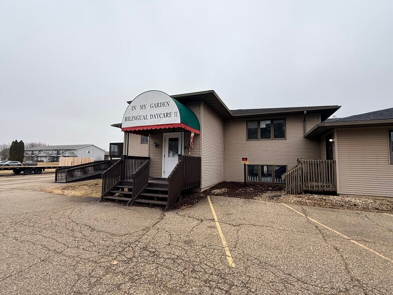 More Photos Of 11 Karl Ave, Belleville Daycare Center For Lease