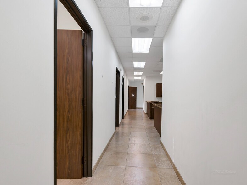 More Photos Of 714 S Peek Rd, Katy Medical For Lease