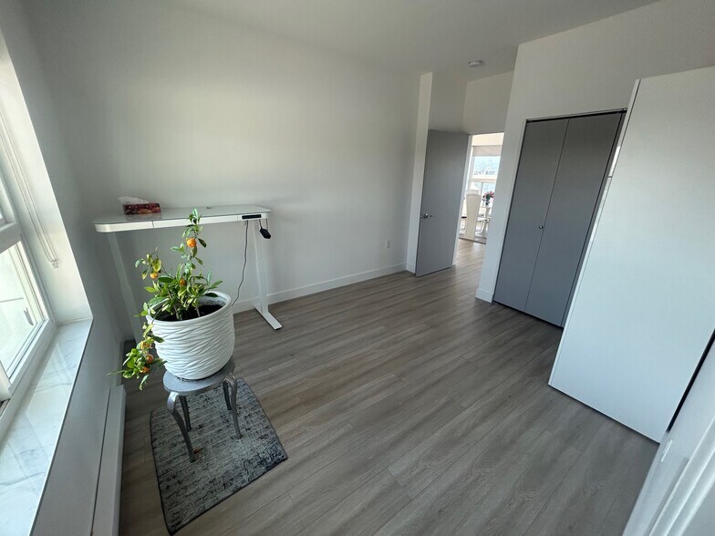 More Photos Of 1510 Venables St, Vancouver Industrial For Sale