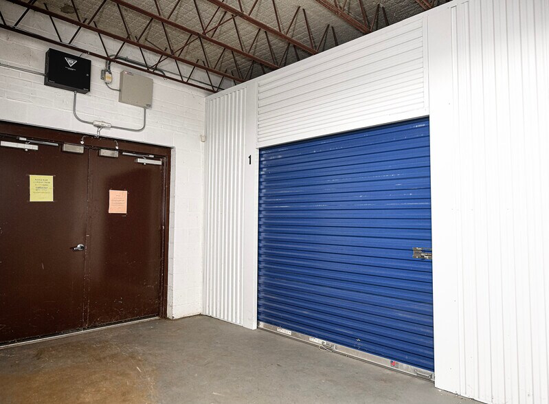 More Photos Of 6412-6418 Frankford Ave, Baltimore Warehouse For Lease