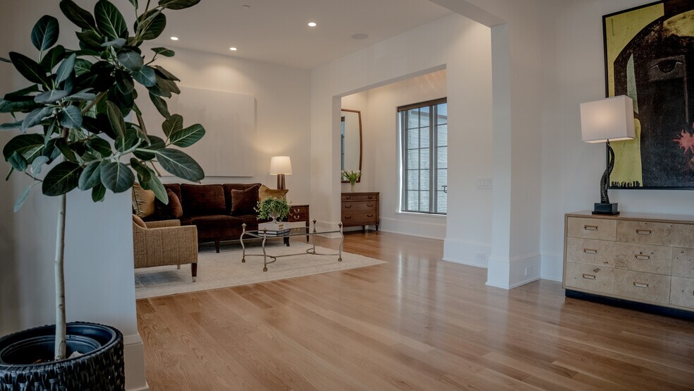 More Photos Of 152 N Section St, Fairhope Storefront Retail Residential For Sale