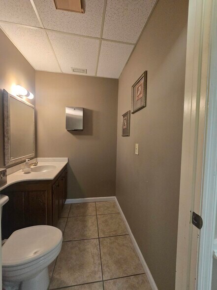 More Photos Of 4091 Colonial Blvd, Fort Myers Office Residential For Sale