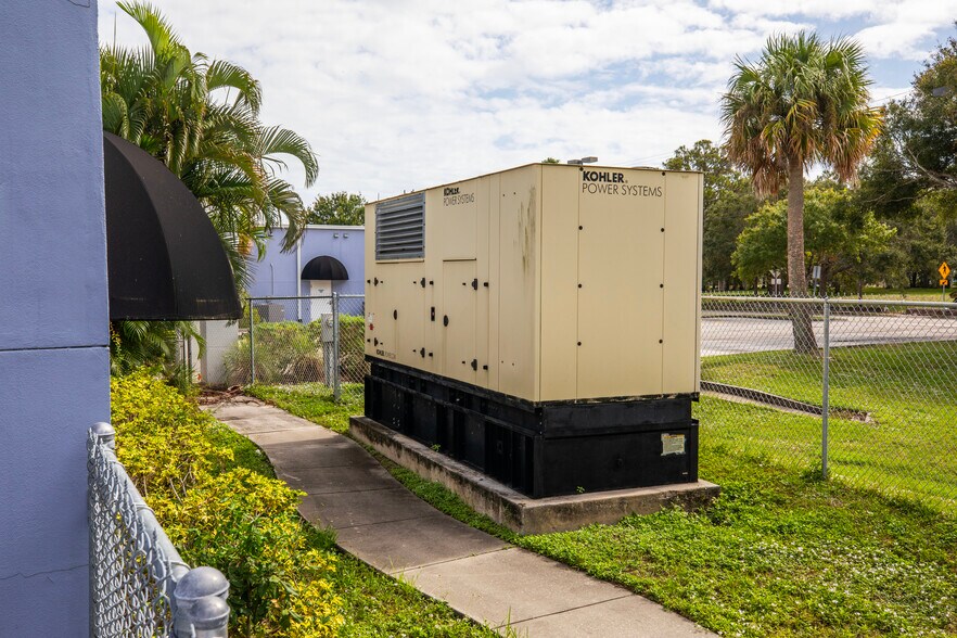 More Photos Of 27 E Hibiscus Blvd, Melbourne Medical For Sale