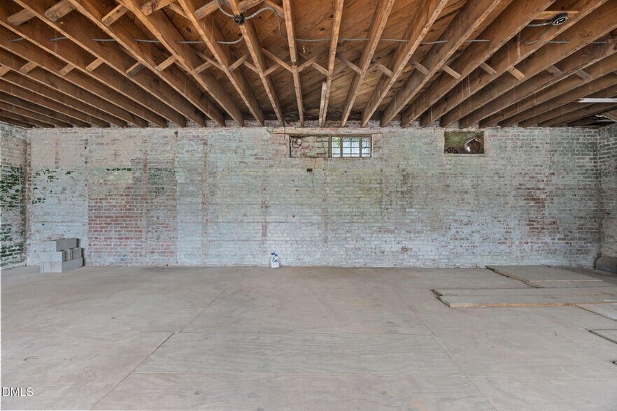 More Photos Of 1300 College St, Oxford Flex For Sale