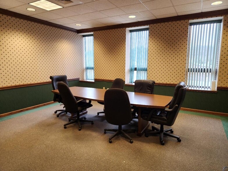 More Photos Of 373 Cleveland St, Rochester Medical For Lease