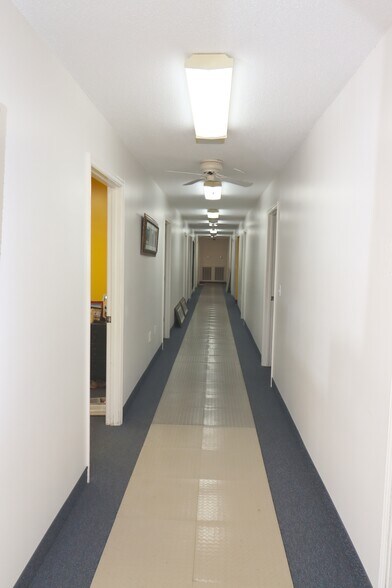 More Photos Of 2335 Columbia Hwy, Pulaski Office For Sale