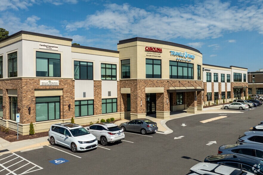 Primary Photo Of 1070 S Main St, Holly Springs Medical For Lease
