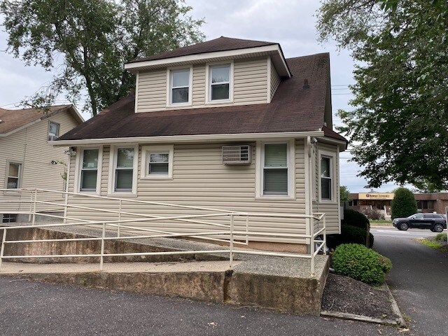 More Photos Of 117 E. Laurel Rd, Stratford Medical For Lease