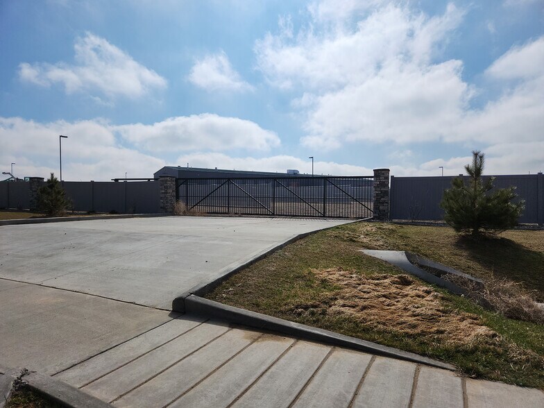 More Photos Of 1000 Champion Dr, Windsor Industrial For Lease