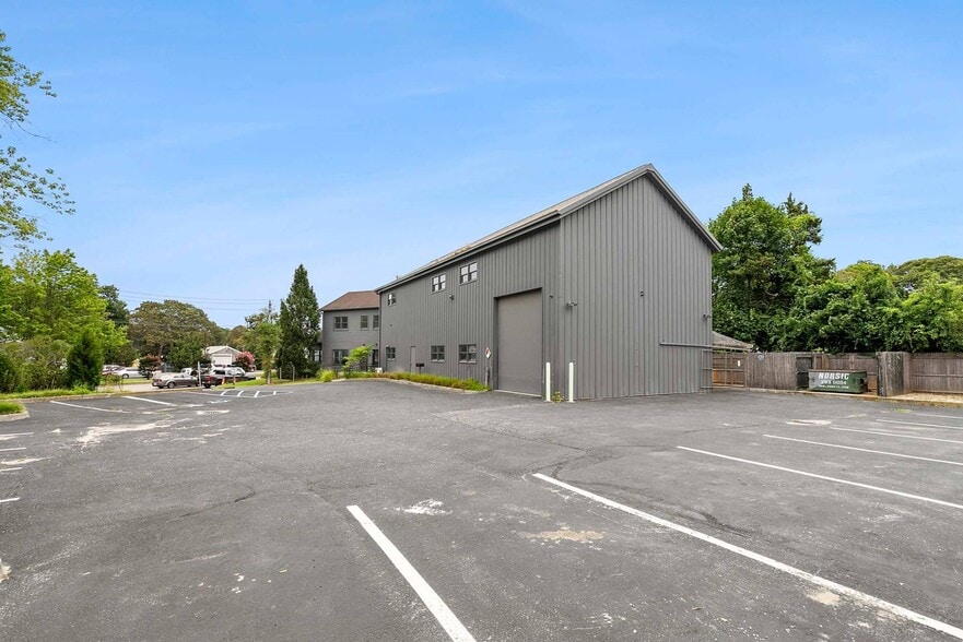 More Photos Of 468 County Rd 39, Southampton Warehouse For Lease