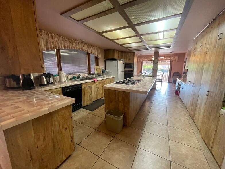 More Photos Of 2675 Westwind Rd, Las Vegas Specialty For Sale