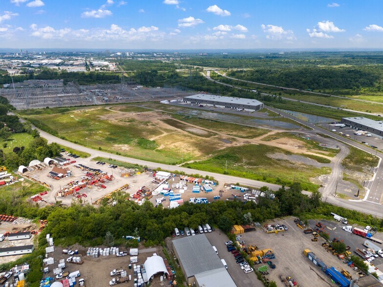 More Photos Of Russell Rd-Building E1, Ottawa Unknown For Lease