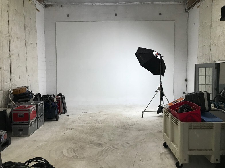 More Photos Of 11800 Sheldon St, Sun Valley Warehouse For Lease