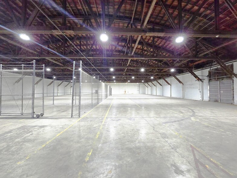 More Photos Of 1375 Woodrow St NE, Salem Warehouse For Sale