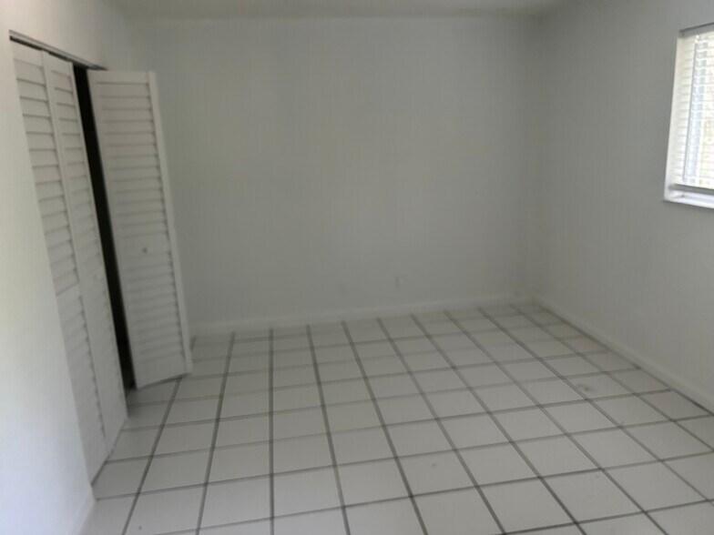 More Photos Of 1111 SW 4th St, Fort Lauderdale Apartments For Sale