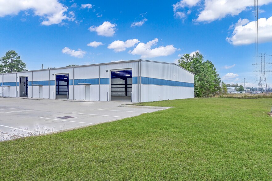 Primary Photo Of 535 S Persimmon St, Tomball Warehouse For Lease