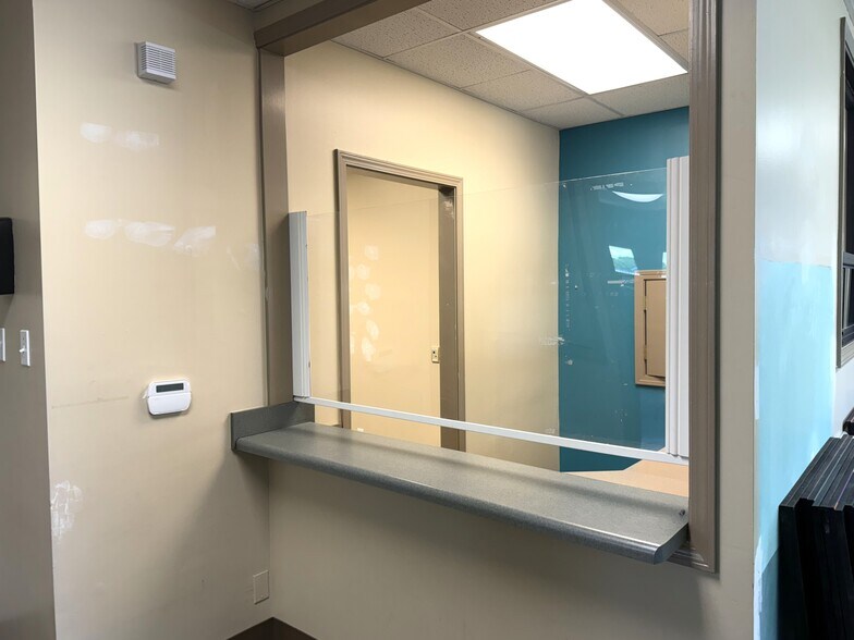 More Photos Of 4 Physicians Park, Frankfort Healthcare For Sale