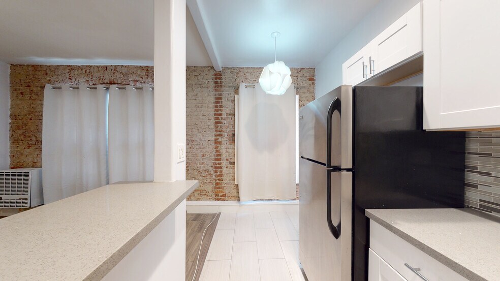 More Photos Of 250 S Kenmore Ave, Los Angeles Apartments For Sale