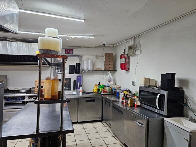 More Photos Of 1103 Mason St, San Antonio Restaurant For Sale