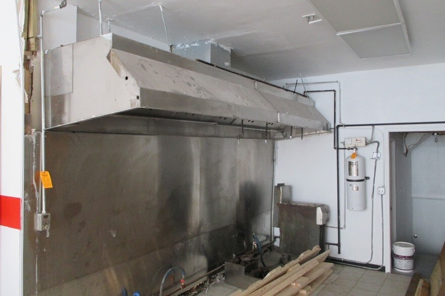 More Photos Of 910 Poplar Grove St, Baltimore Storefront Retail Residential For Sale