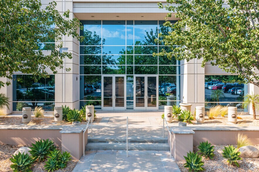 More Photos Of 650 E Hospitality Ln, San Bernardino Unknown For Lease