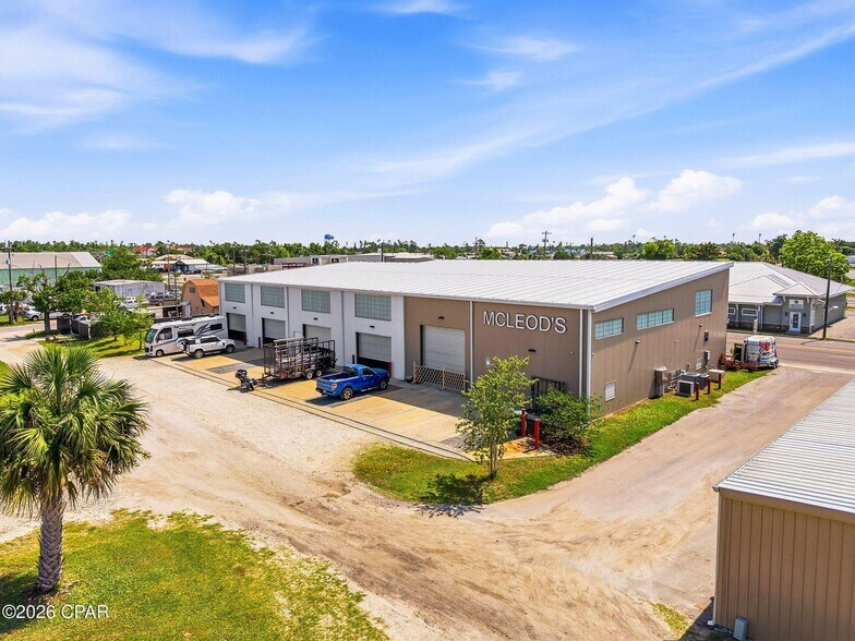 More Photos Of 1331 Harrison Ave, Panama City Showroom For Sale