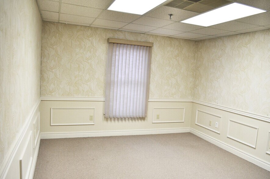 More Photos Of 285 Littleton Rd, Westford Office Residential For Sale