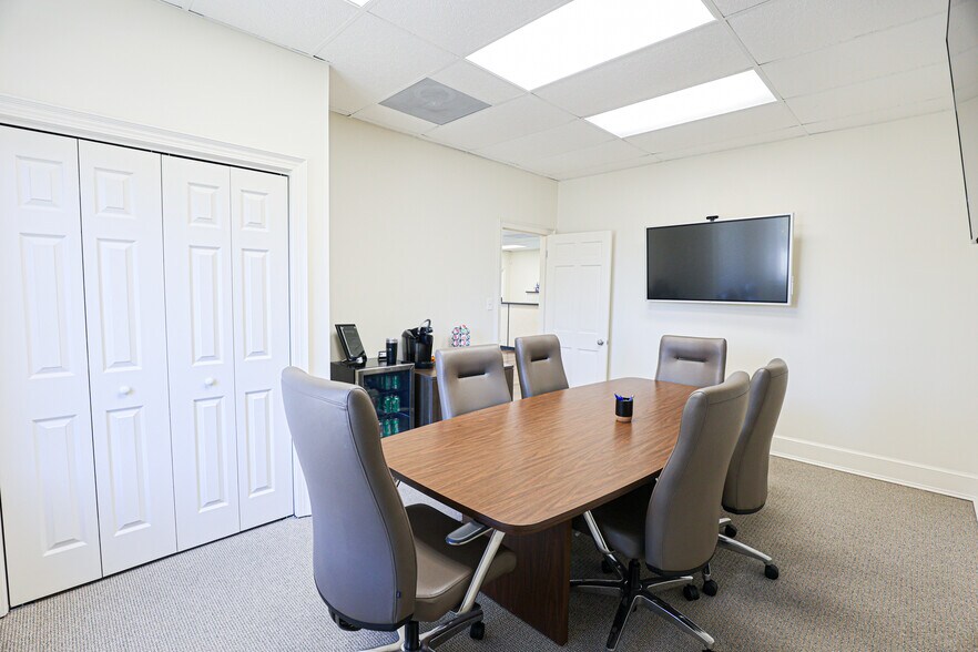 More Photos Of 630 Jefferson St, Paducah Office For Sale