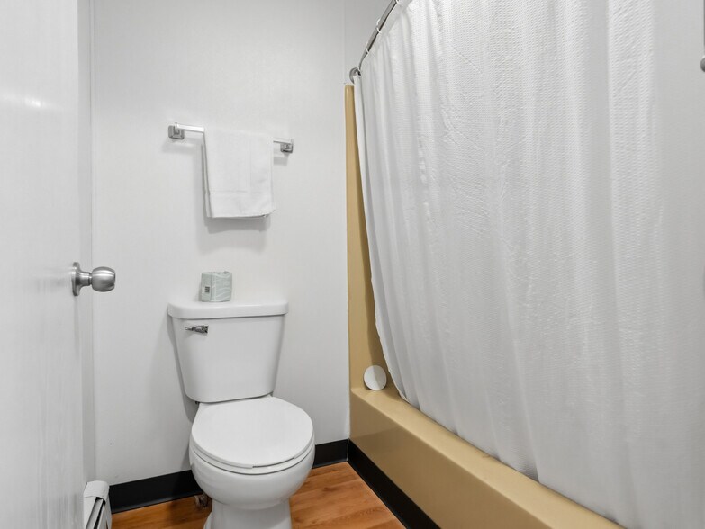 More Photos Of 16154 US 63 Hwy, Hayward Hotel For Sale