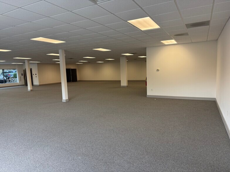 More Photos Of 2707 Buford Hwy, Atlanta Office For Lease