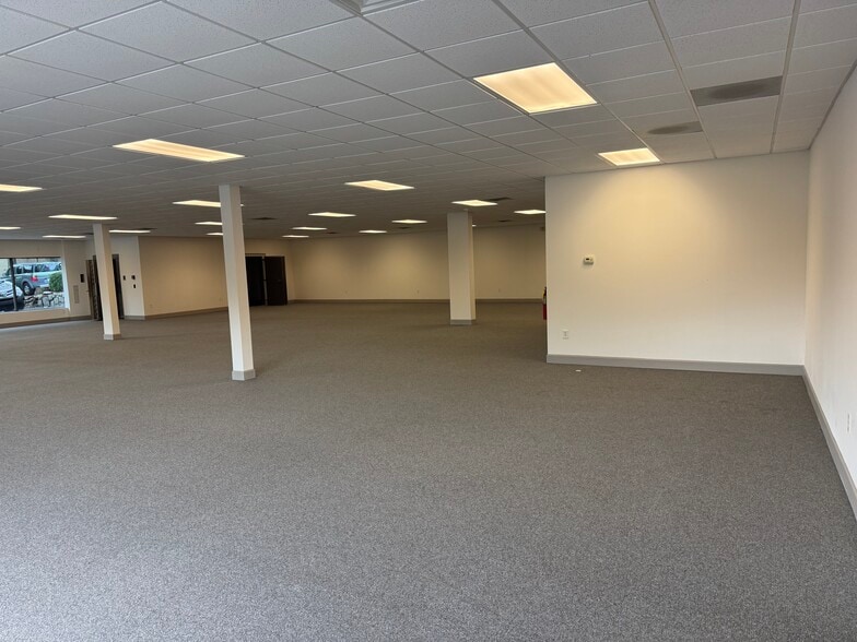 More Photos Of 2707 Buford Hwy, Atlanta Office For Sale