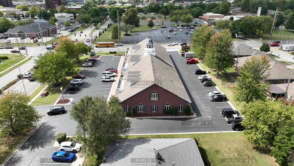 More Photos Of 1411 E Primrose St, Springfield Office For Lease