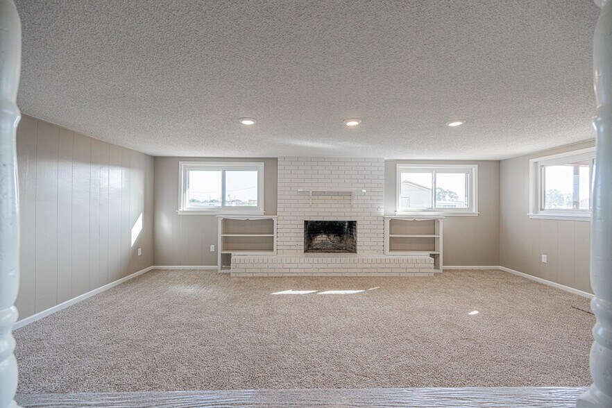 More Photos Of 1405 Garden City Hwy, Midland Office Residential For Sale